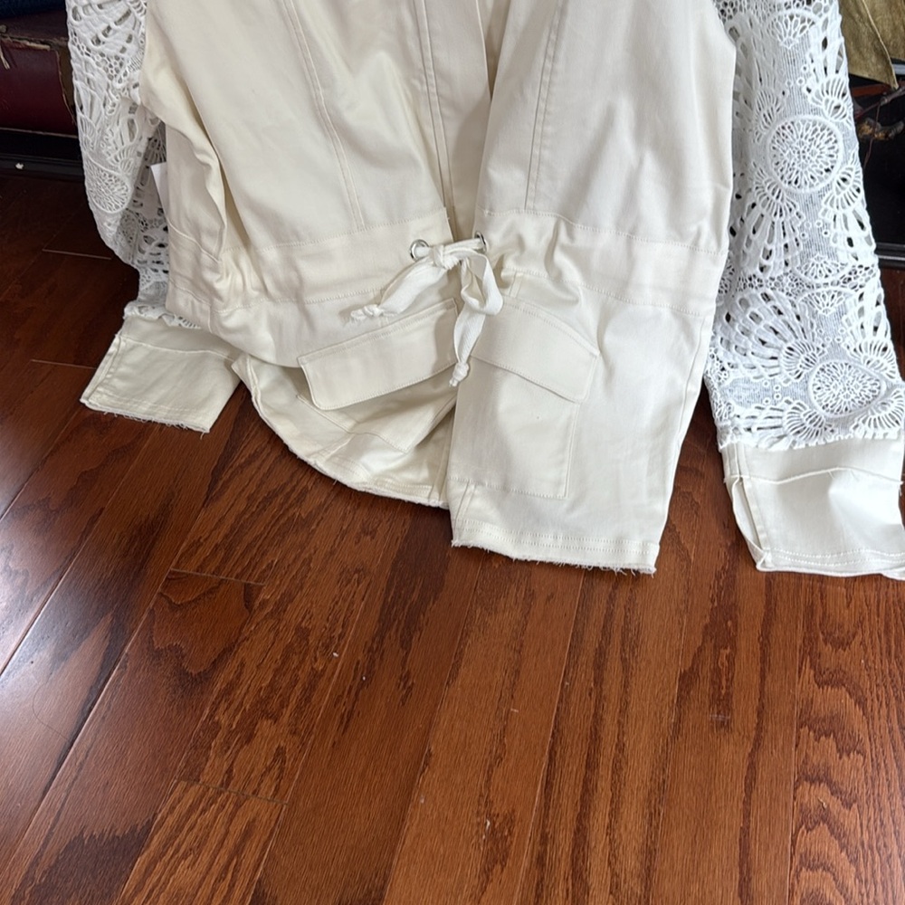 Venus Lace Contrast Utility Jacket - Picture 8 of 15